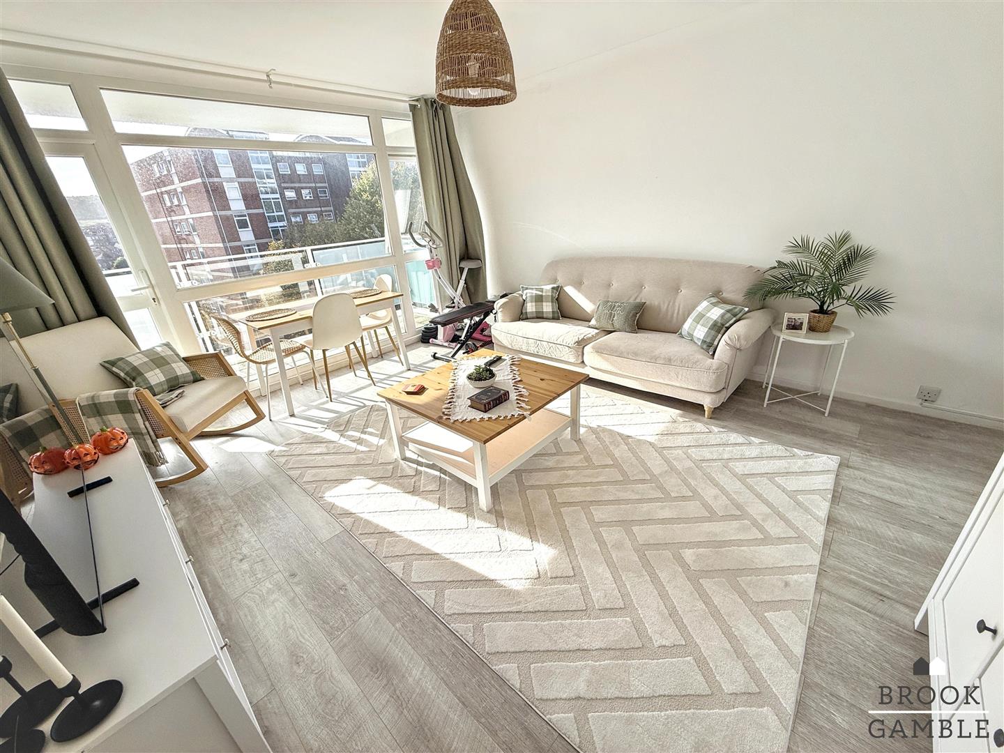 2 Bedroom Apartment. Arlington House in Eastbourne, East Sussex 10